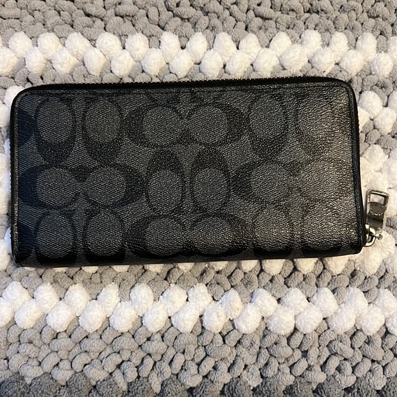 Coach Black and Dark Gray Mono zipper Wallet! - Picture 3 of 9